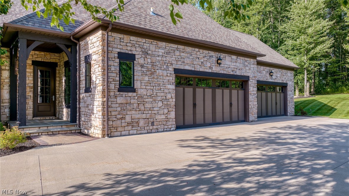 552 Club Drive W Aurora OH 44202