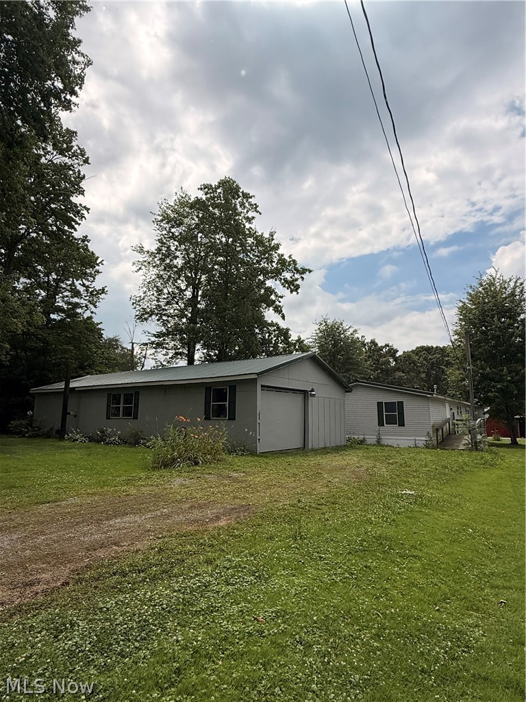 1843 Woodland Drive Columbiana OH 44408