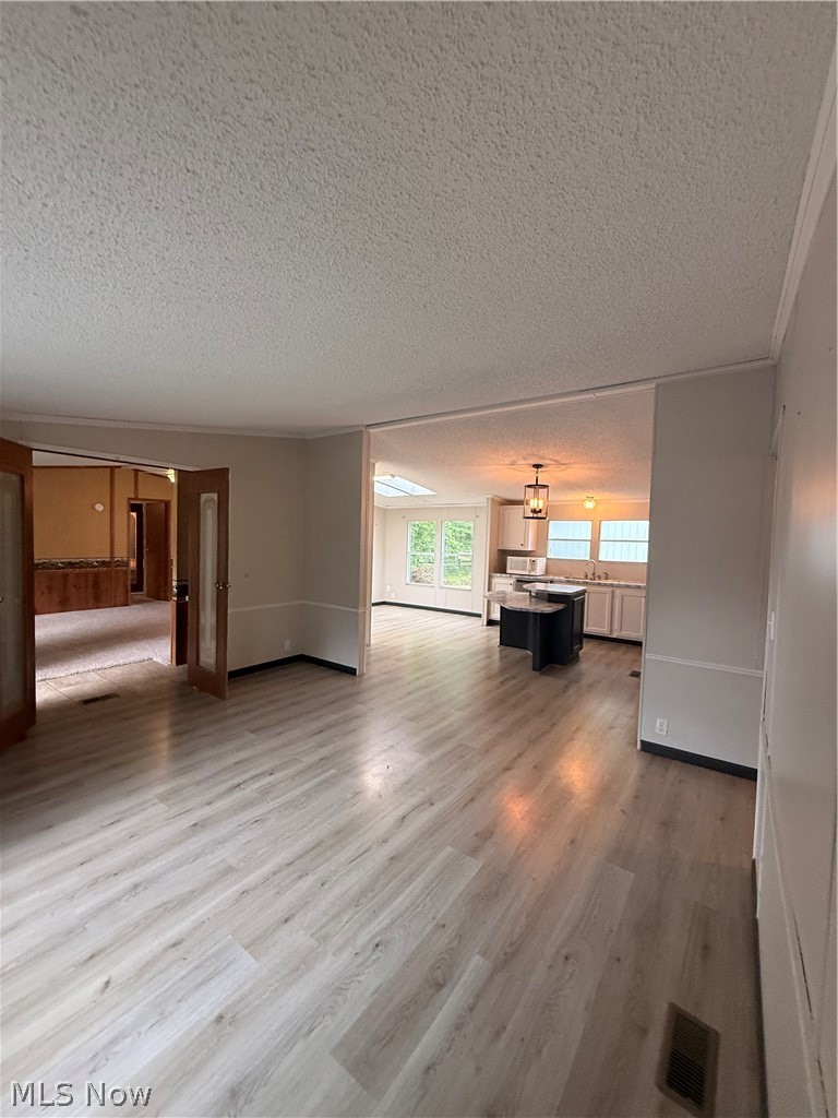 1843 Woodland Drive Columbiana OH 44408
