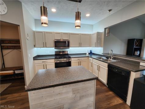 218 Stone Ridge Way Berea OH 44017
