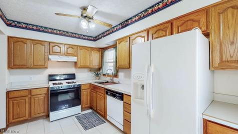 841 Caddo Avenue Akron OH 44305