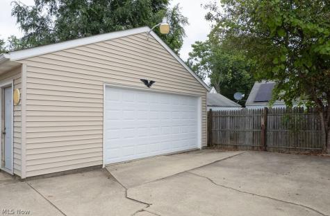 841 Caddo Avenue Akron OH 44305