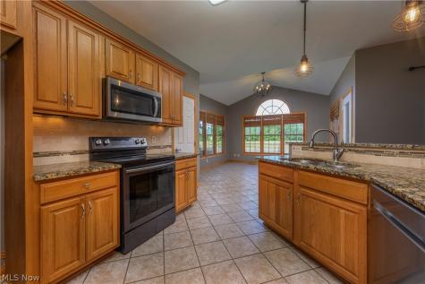 1436 Glenbrook Avenue Louisville OH 44641