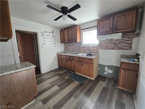 4072 E 72nd Street Cleveland OH 44105