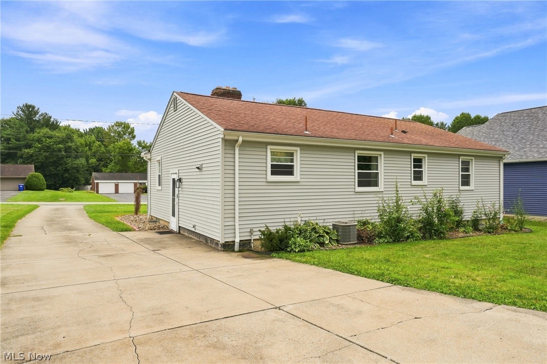 2944 Howell Drive Poland OH 44514