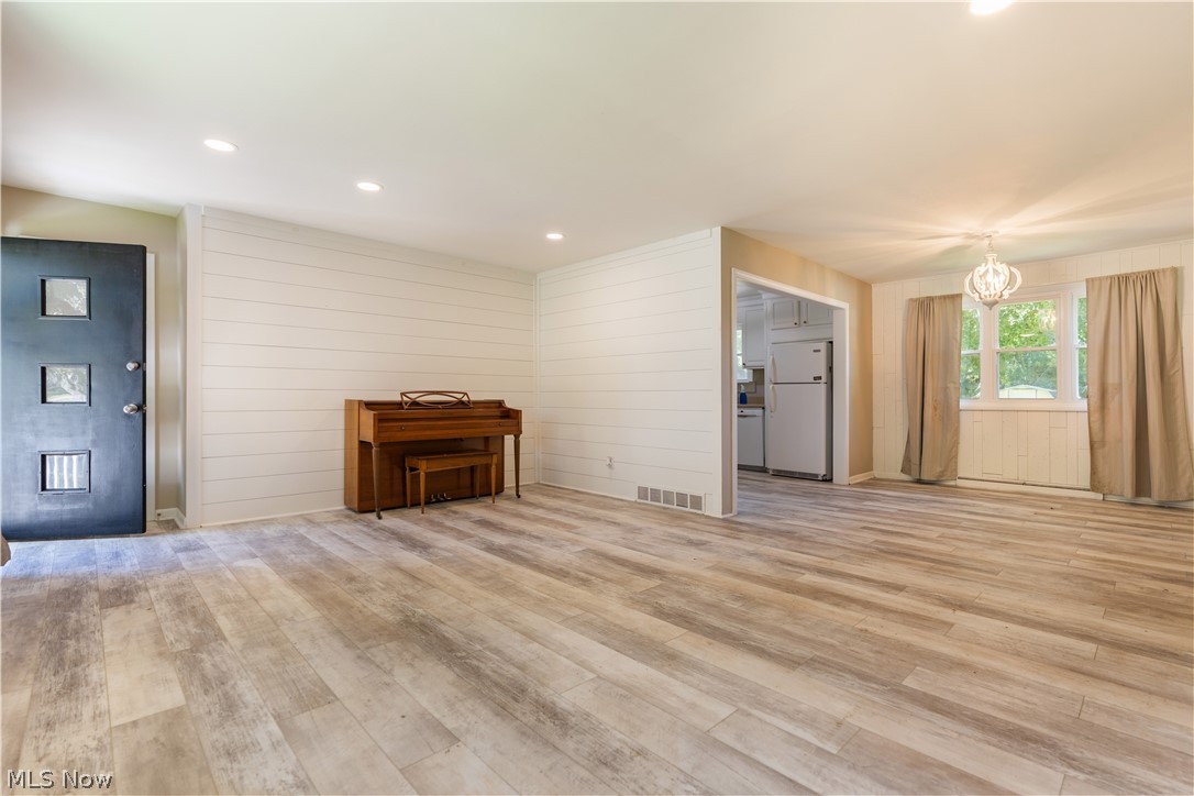 6787 Glenmere Avenue NE Canton OH 44721