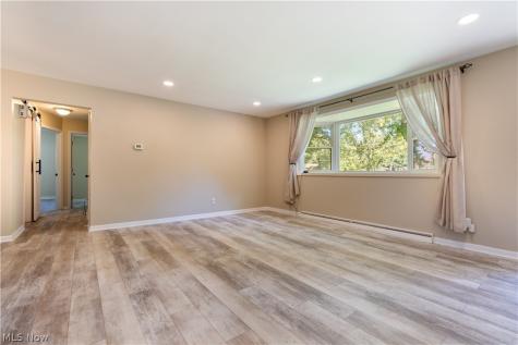 6787 Glenmere Avenue NE Canton OH 44721