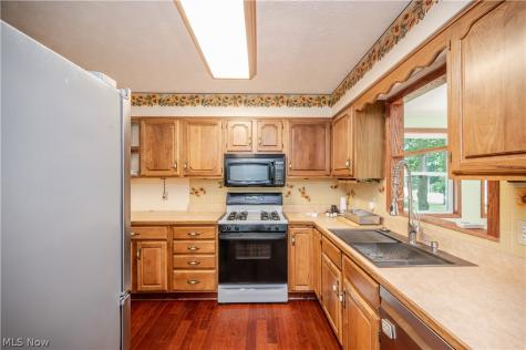 4851 Woodridge Drive Youngstown OH 44515