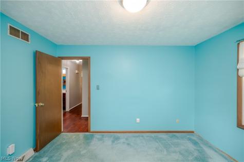 4851 Woodridge Drive Youngstown OH 44515