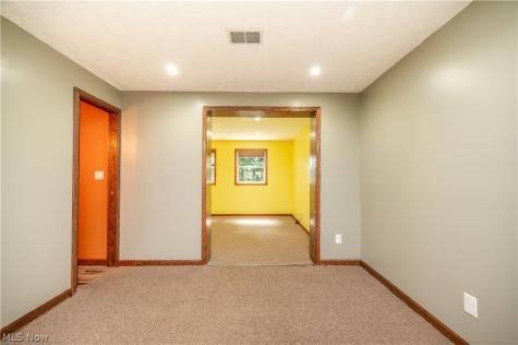 4851 Woodridge Drive Youngstown OH 44515