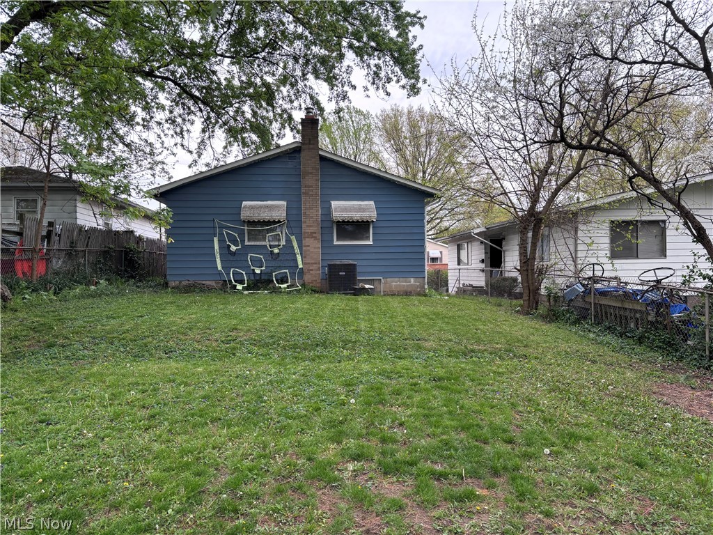 574 Fulmer Avenue Akron OH 44312
