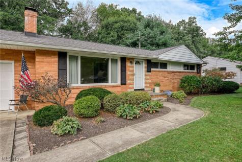 5665 Echodell Avenue NW North Canton OH 44720