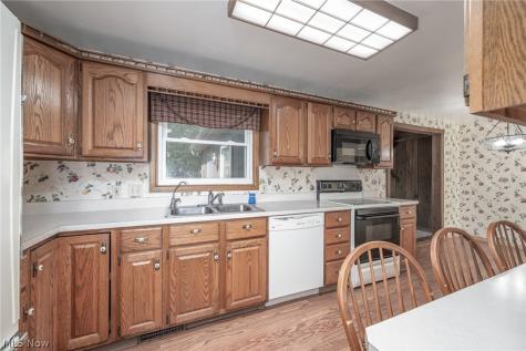 5665 Echodell Avenue NW North Canton OH 44720
