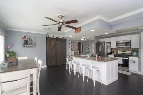 1402 S Chapel Street Louisville OH 44641