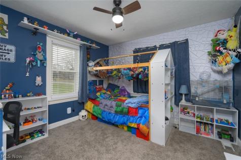 1402 S Chapel Street Louisville OH 44641