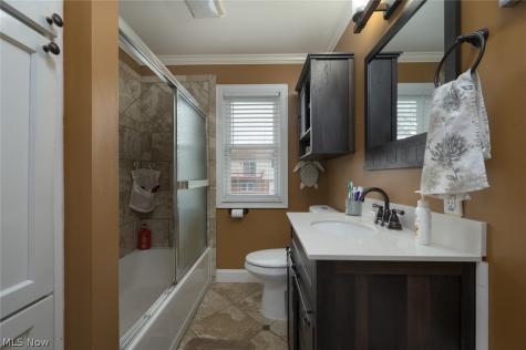 1402 S Chapel Street Louisville OH 44641