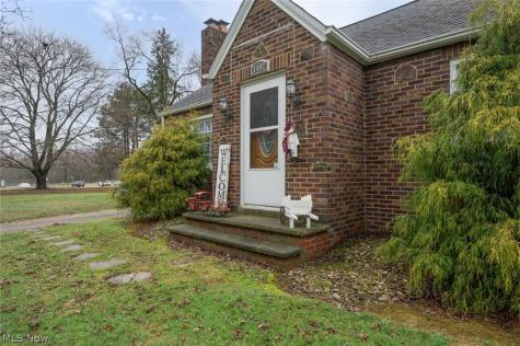 1402 S Chapel Street Louisville OH 44641