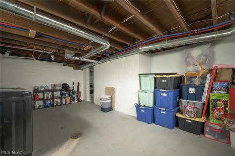 1402 S Chapel Street Louisville OH 44641