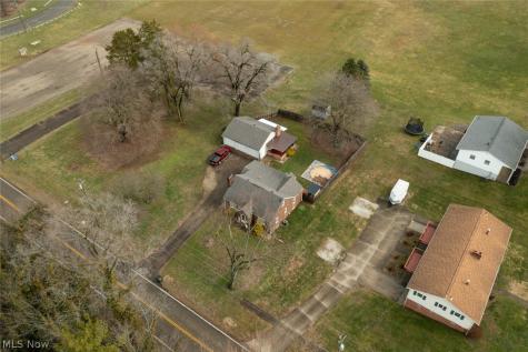 1402 S Chapel Street Louisville OH 44641