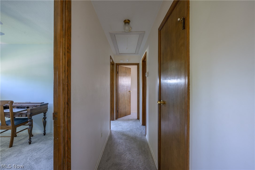 651 E Parkleigh Drive Seven Hills OH 44131