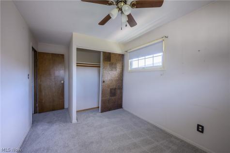 651 E Parkleigh Drive Seven Hills OH 44131