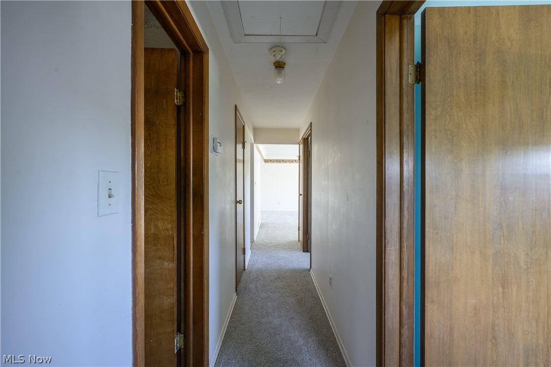 651 E Parkleigh Drive Seven Hills OH 44131