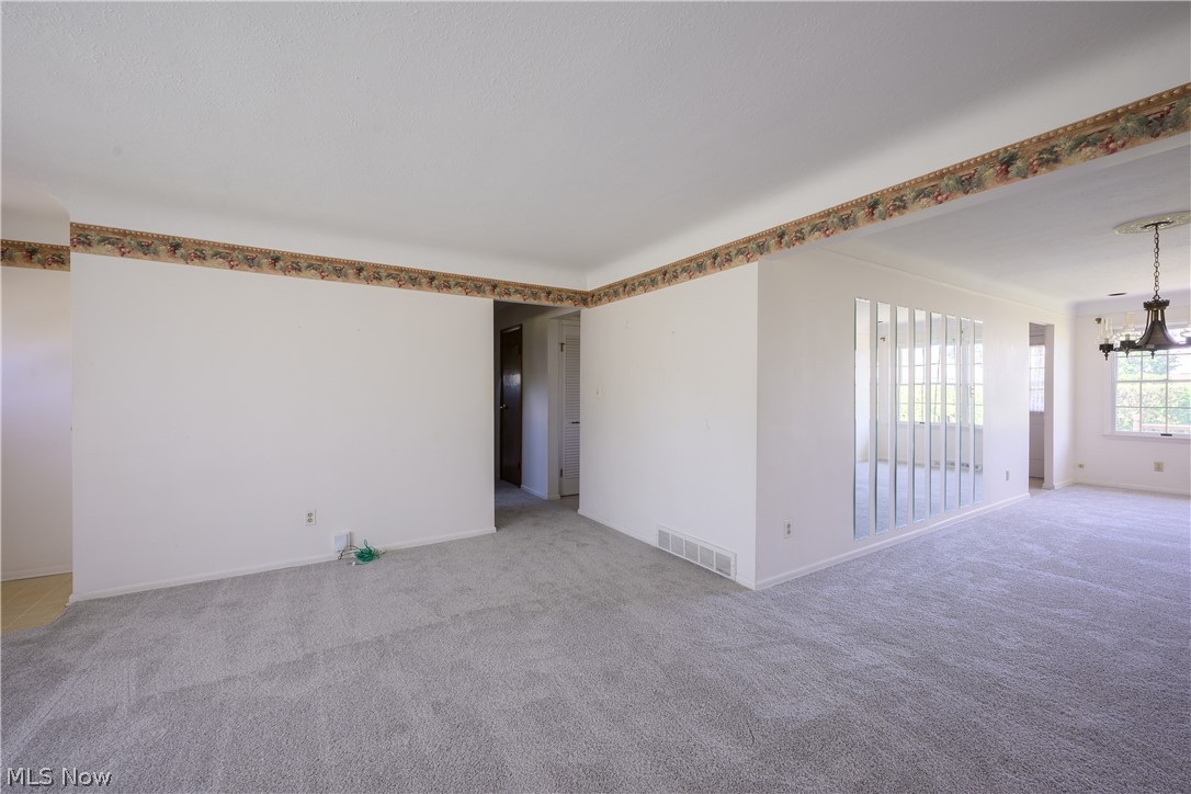 651 E Parkleigh Drive Seven Hills OH 44131
