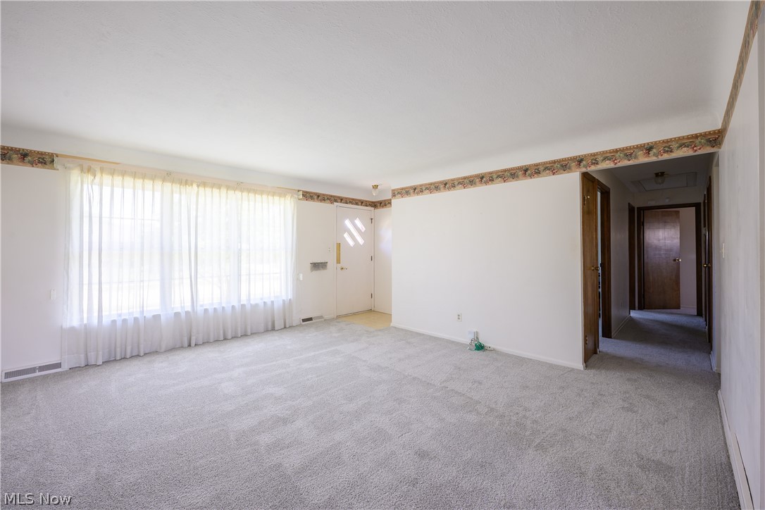 651 E Parkleigh Drive Seven Hills OH 44131