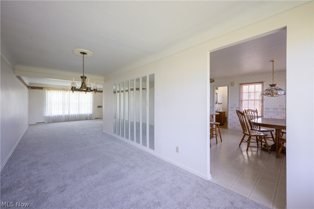 651 E Parkleigh Drive Seven Hills OH 44131