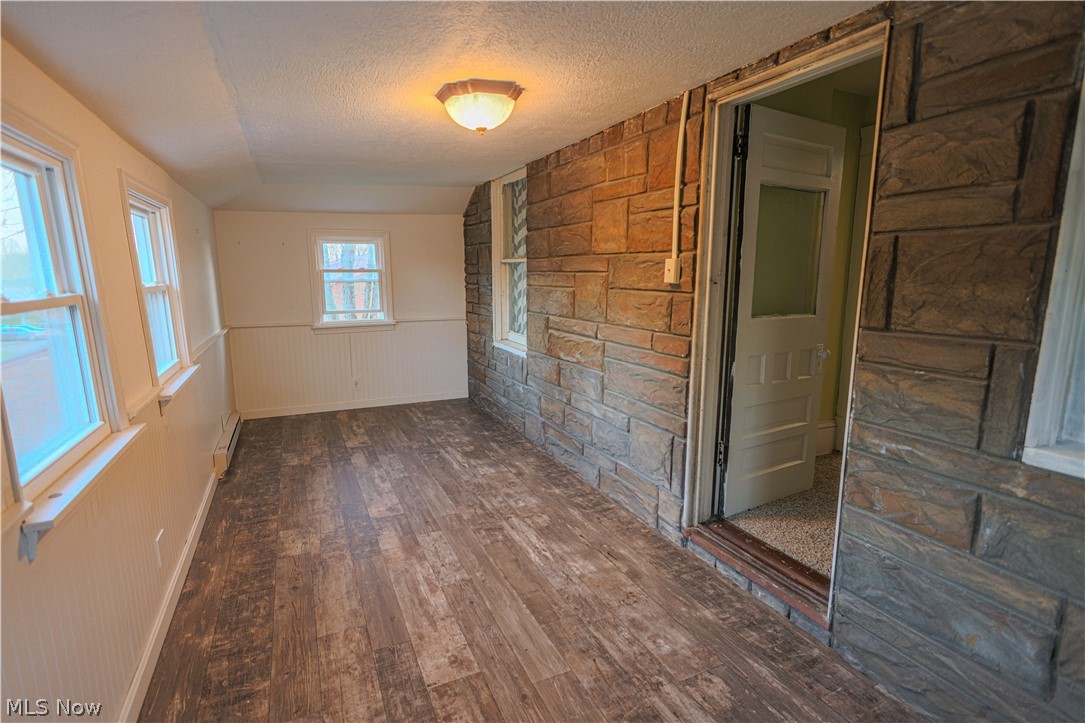 1118 N Chapel Street Louisville OH 44641