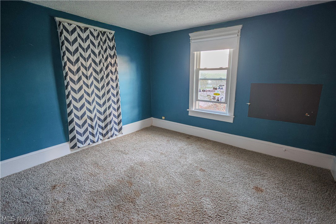 1118 N Chapel Street Louisville OH 44641