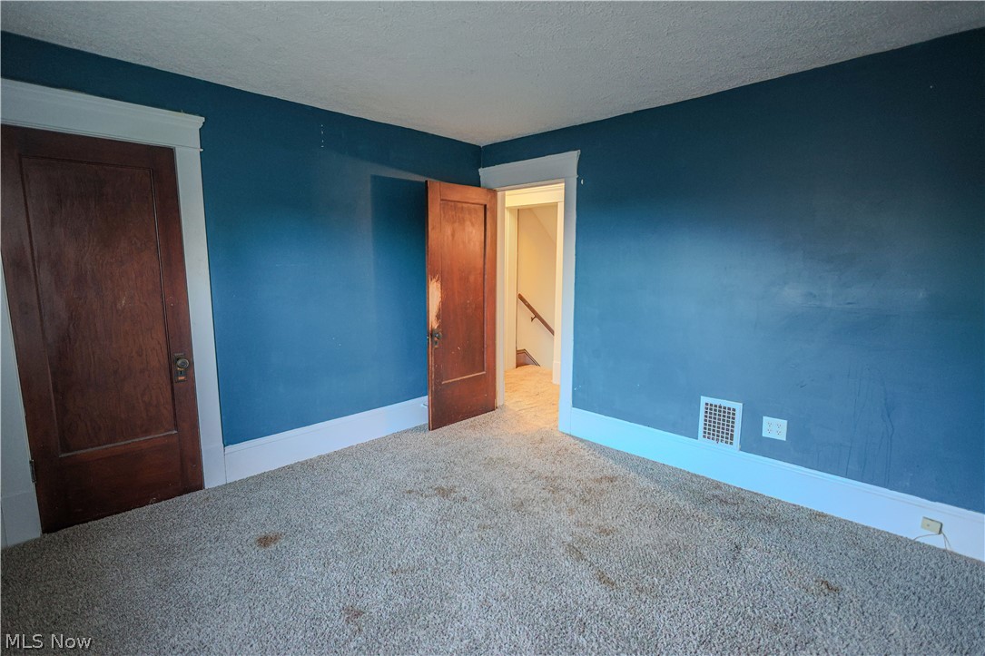 1118 N Chapel Street Louisville OH 44641