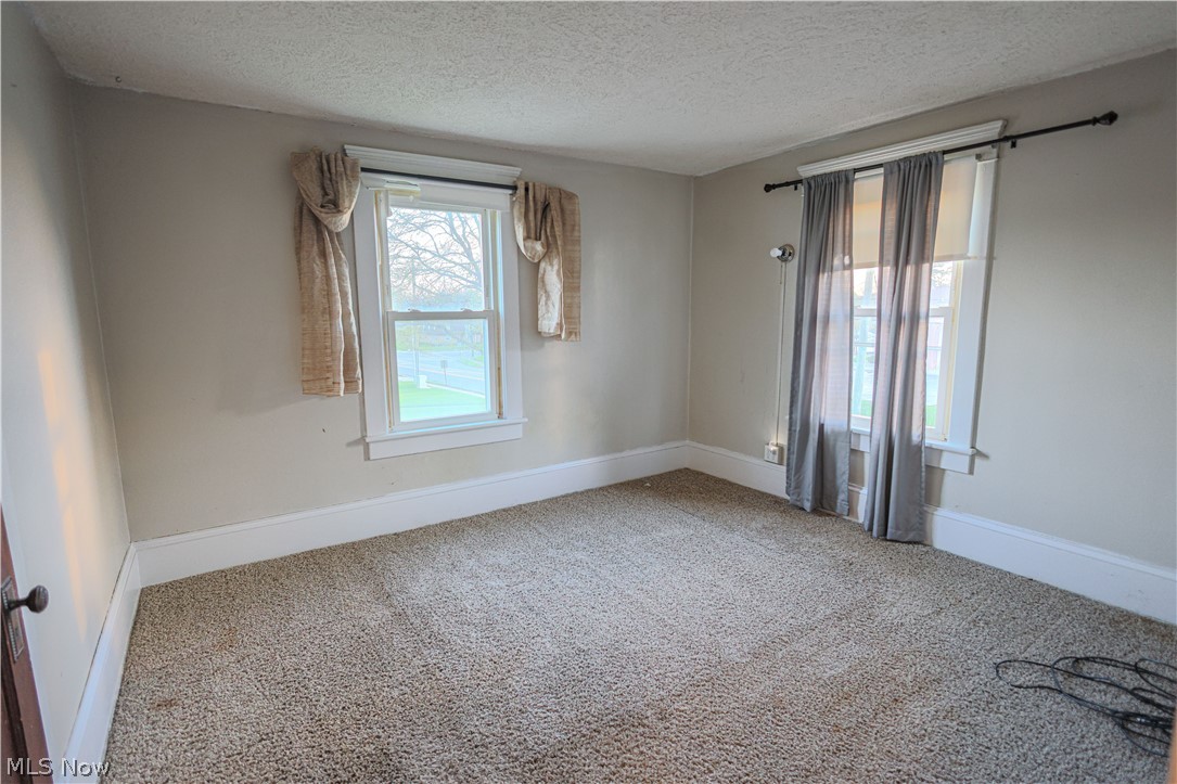 1118 N Chapel Street Louisville OH 44641