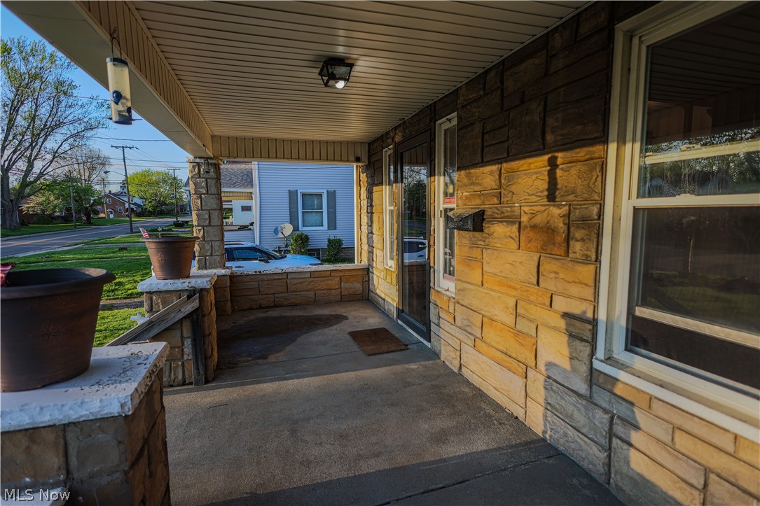 1118 N Chapel Street Louisville OH 44641