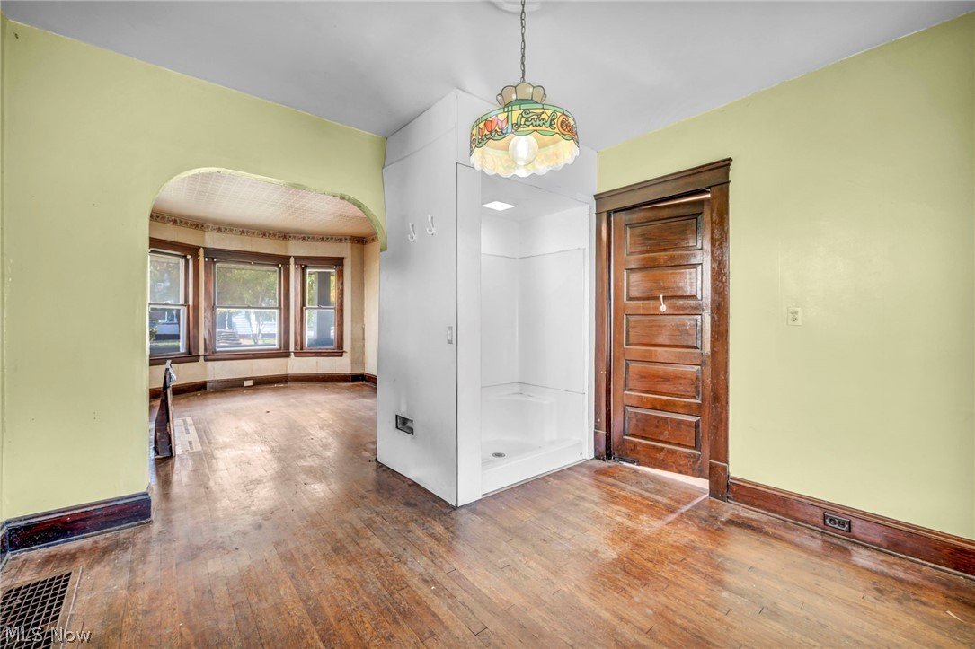 3900 E 42nd Street Newburgh Heights OH 44105
