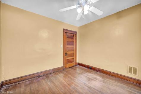 3900 E 42nd Street Newburgh Heights OH 44105
