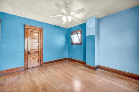3900 E 42nd Street Newburgh Heights OH 44105