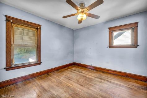 3900 E 42nd Street Newburgh Heights OH 44105