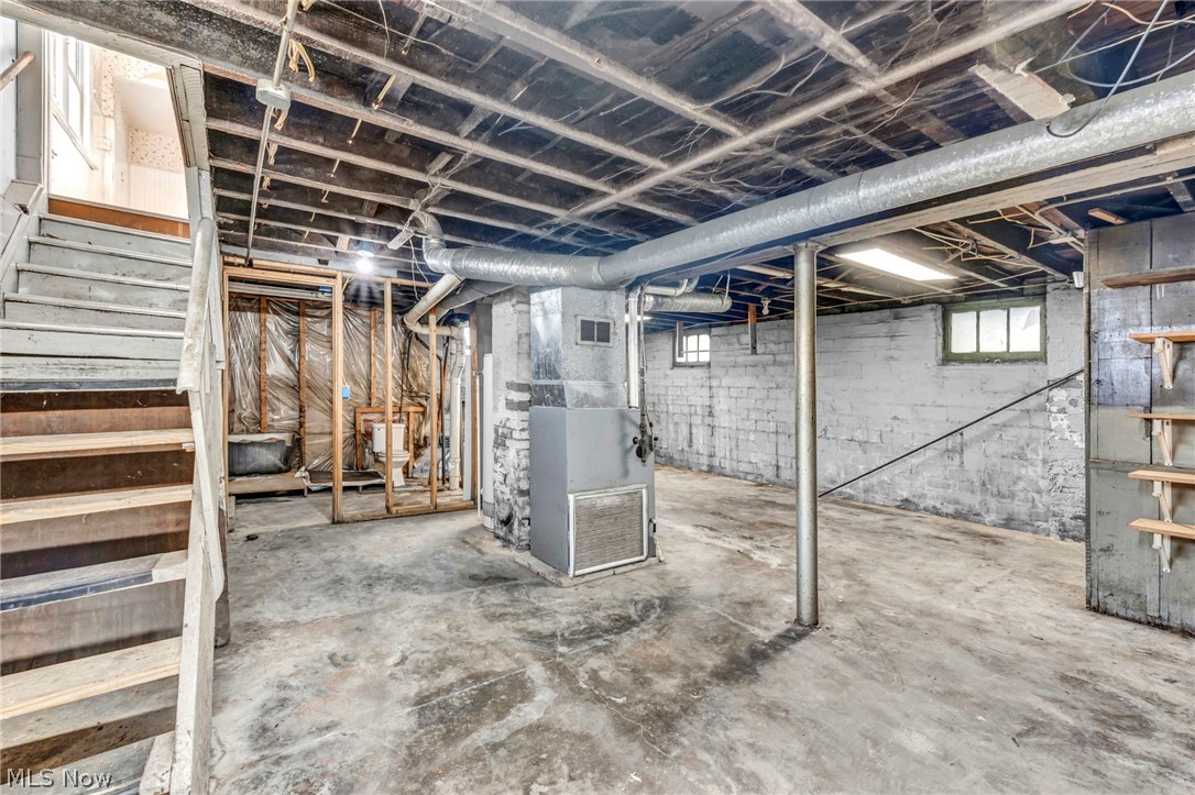 3900 E 42nd Street Newburgh Heights OH 44105