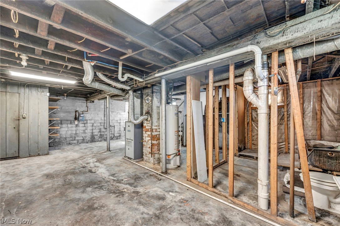 3900 E 42nd Street Newburgh Heights OH 44105