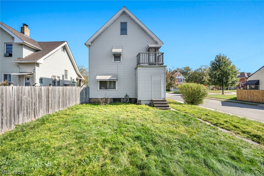 3900 E 42nd Street Newburgh Heights OH 44105