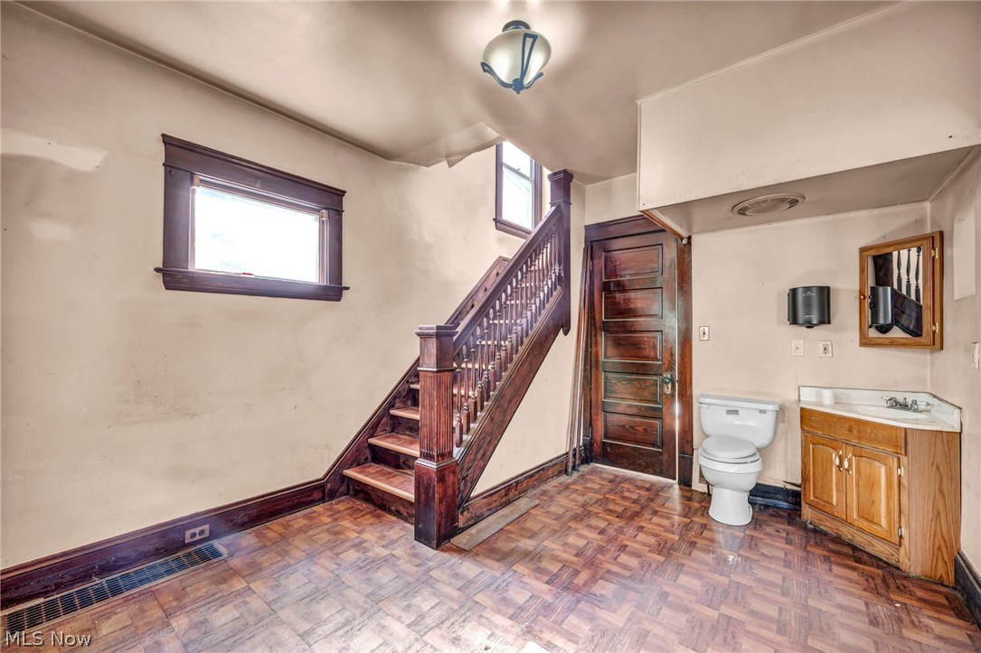 3900 E 42nd Street Newburgh Heights OH 44105