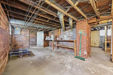 247 W Summit Street Alliance OH 44601