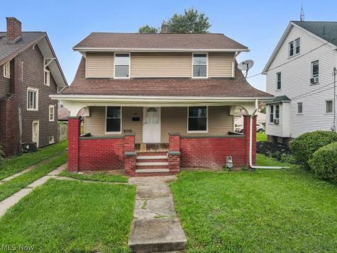 247 W Summit Street Alliance OH 44601