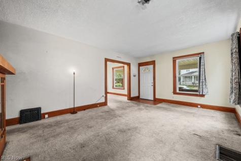 247 W Summit Street Alliance OH 44601