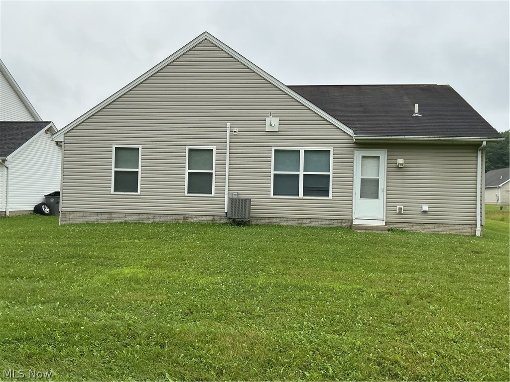 2832 Benford Lane Youngstown OH 44505