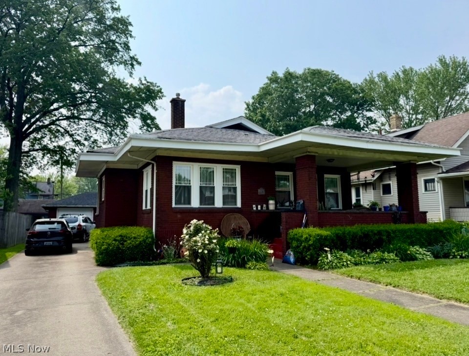 578 SE Oak Knoll Avenue SE Warren OH 44483