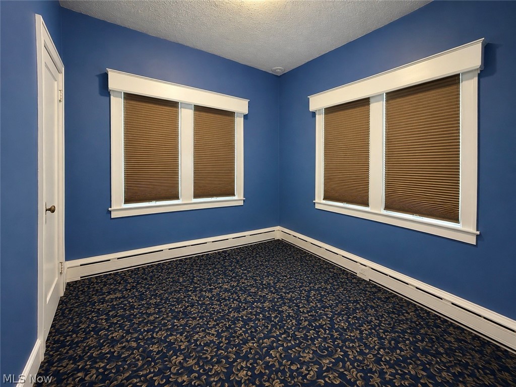 578 SE Oak Knoll Avenue SE Warren OH 44483