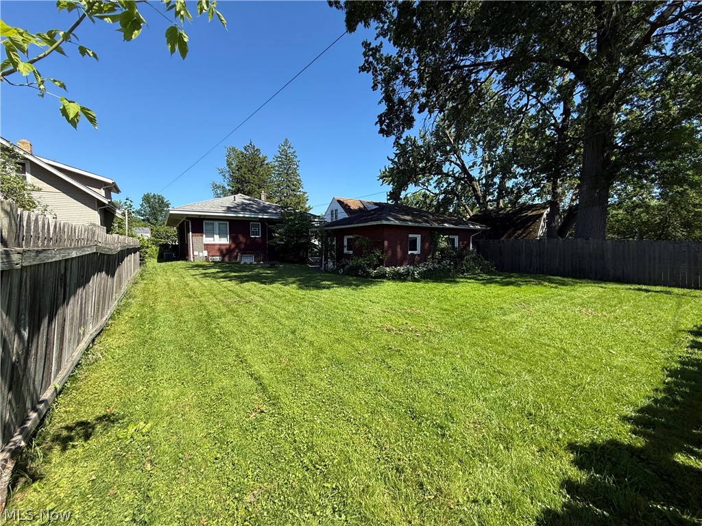 578 SE Oak Knoll Avenue SE Warren OH 44483