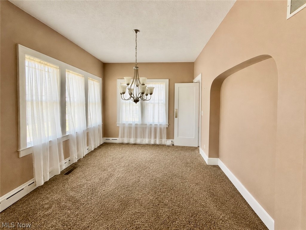 578 SE Oak Knoll Avenue SE Warren OH 44483